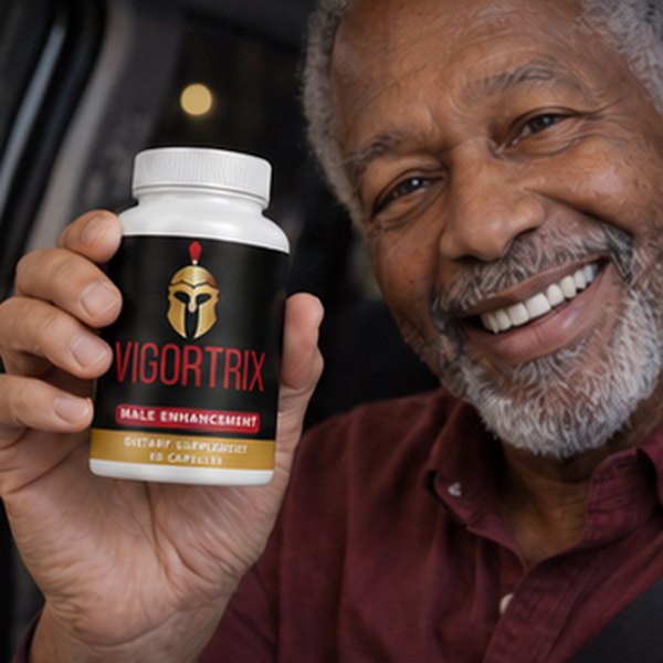 VigorTrix customer holding the bottle